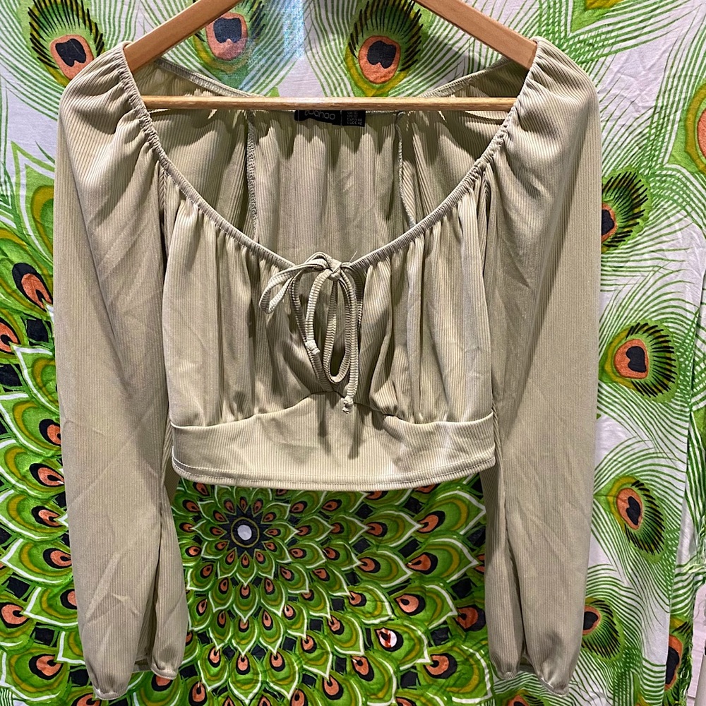 Boohoo cropped off the shoulder blouse✨